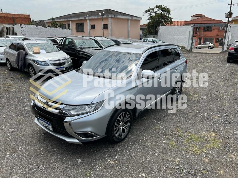 MMC OUTLANDER 2.2 D; 2016/2016; PRATA; DIESEL